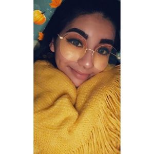 Meet your Posher, Cristina